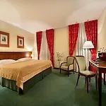 Ea Jeleni Dvur Castle Hotel