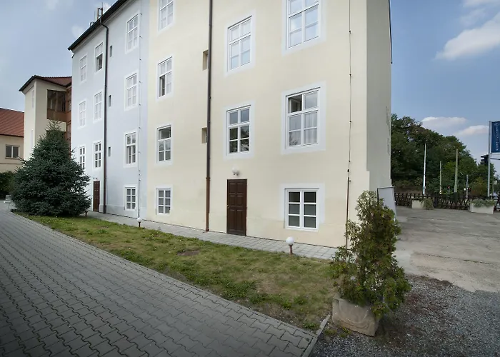 Hotell Ea Jeleni Dvur Castle 3*