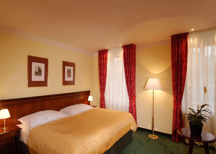 Hotell Ea Jeleni Dvur Castle
