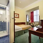 Ea Jeleni Dvur Castle Szálloda 3*