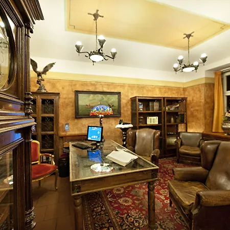 Ea Jeleni Dvur Castle Hotel