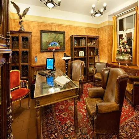 Ea Jeleni Dvur Castle מלון