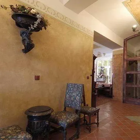 Ea Jeleni Dvur Castle Szálloda 3*