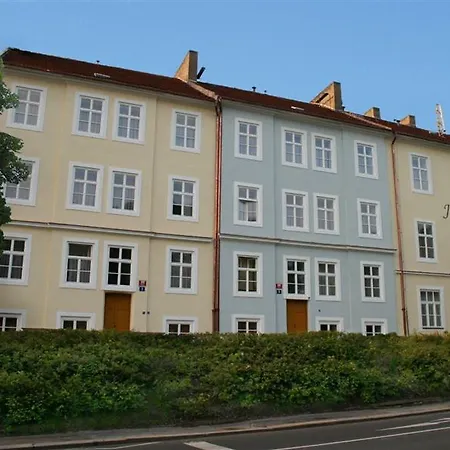 Ea Jeleni Dvur Castle 3*