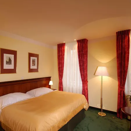 Szálloda Ea Jeleni Dvur Castle