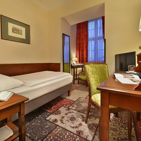 Ea Jeleni Dvur Castle Szálloda Prága