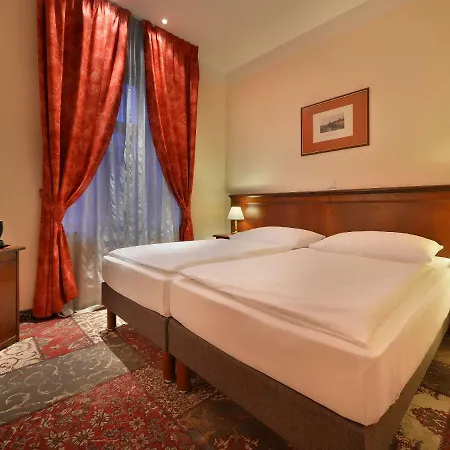 Szálloda Ea Jeleni Dvur Castle