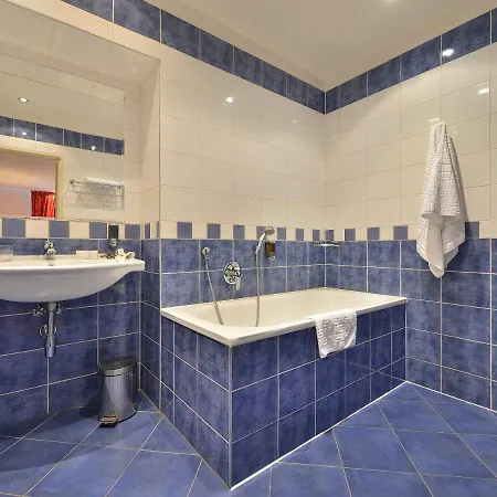 Ea Jeleni Dvur Castle Szálloda 3*