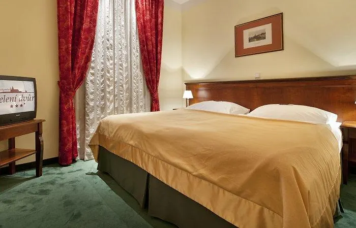 Ea Jeleni Dvur Castle 3*