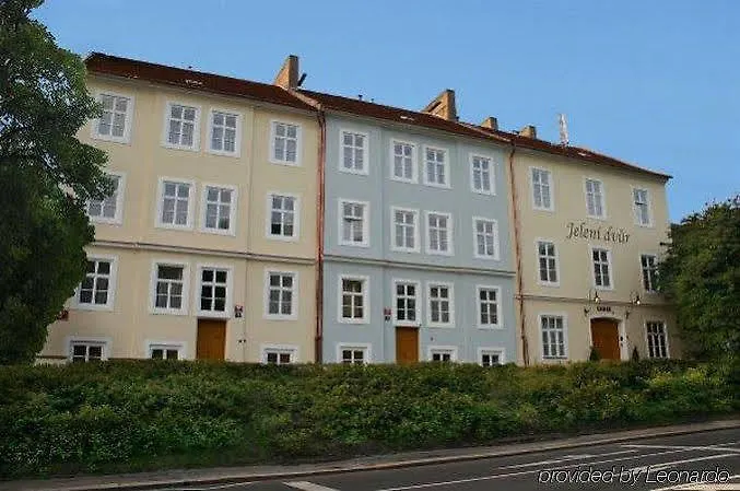 Ea Jeleni Dvur Castle براغ